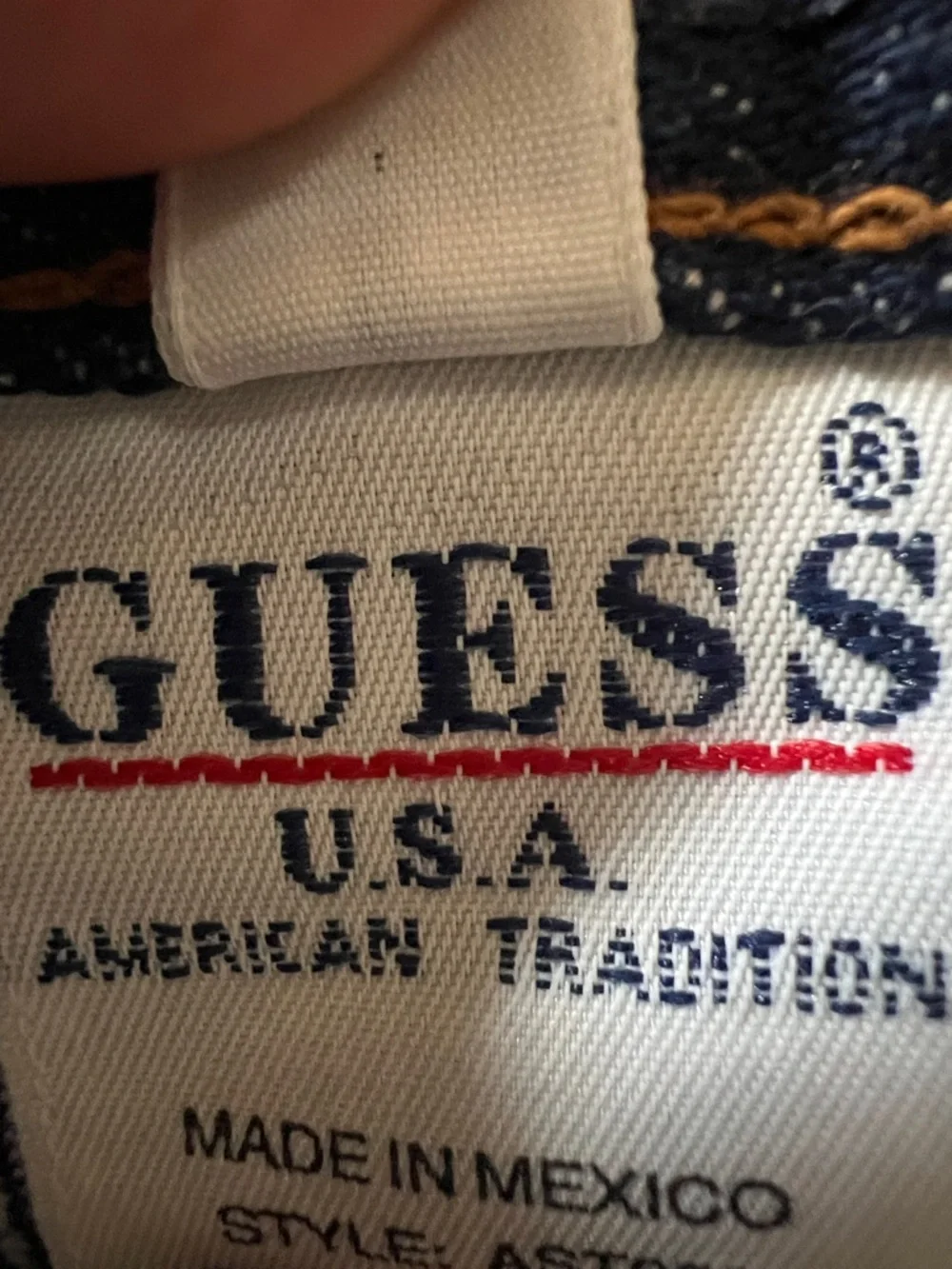 🗝️📠📜👖Vintage Guess Dark Blue Denim Mini Skirt with Raw Hem